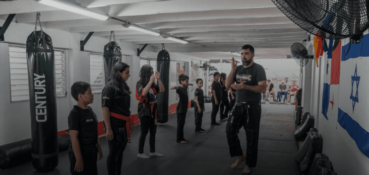 Kids Self defense ES 17 defensa personal niños,defensa personal para niños,artes marciales niños,Krav Maga para niños,clases artes marciales niños,entrenamiento infantil